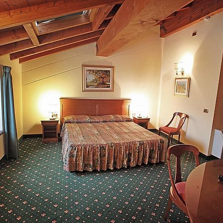 Hotel Faccioli Valeggio sul Mincio Kültér fotó