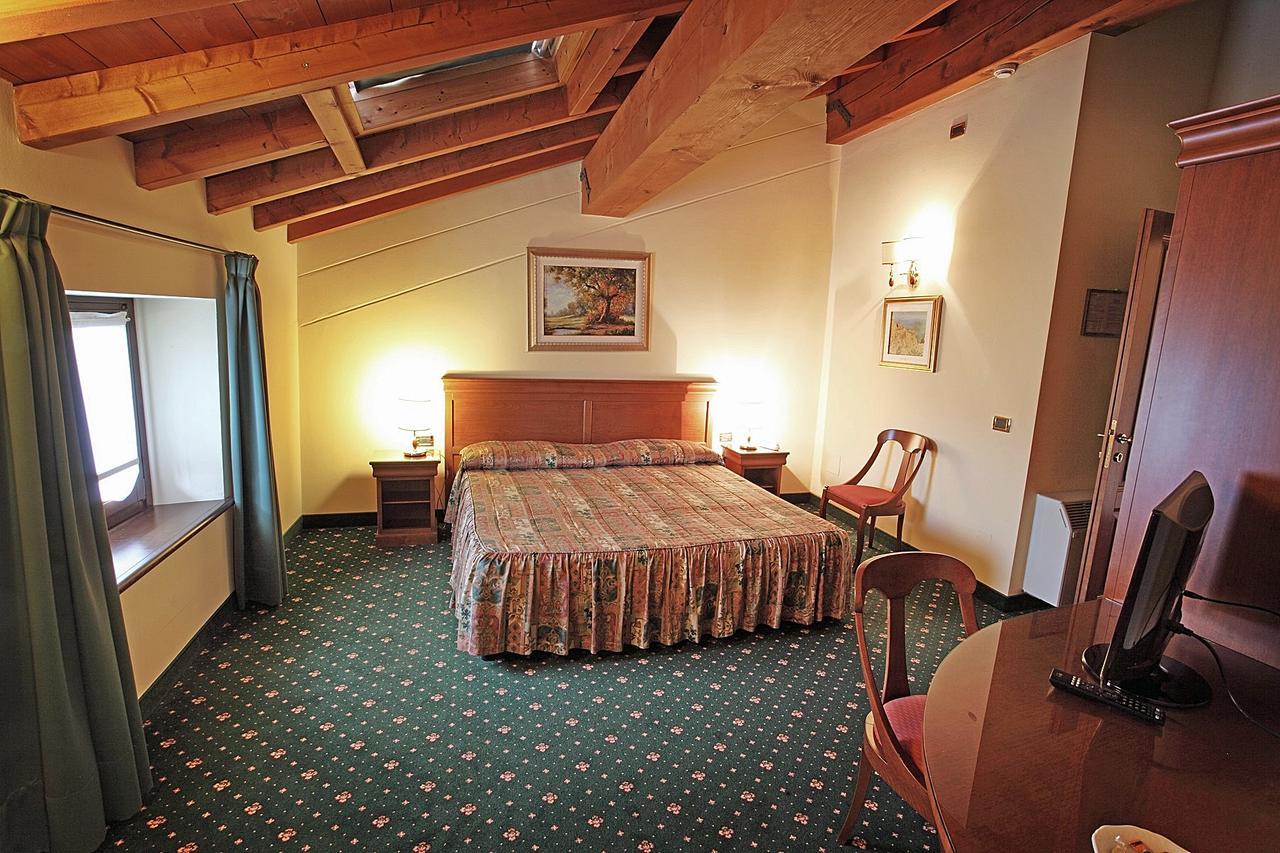 Hotel Faccioli Valeggio sul Mincio Kültér fotó
