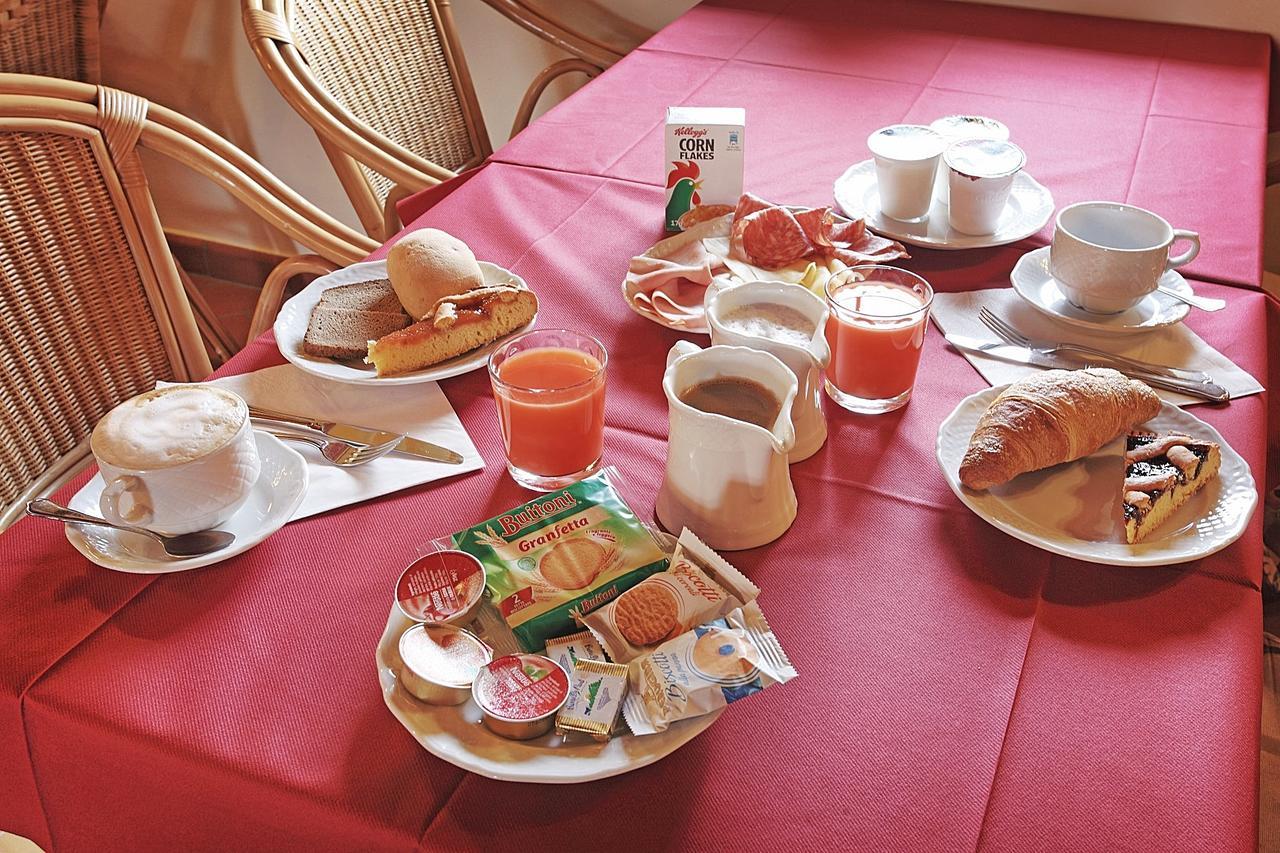 Hotel Faccioli Valeggio sul Mincio Kültér fotó